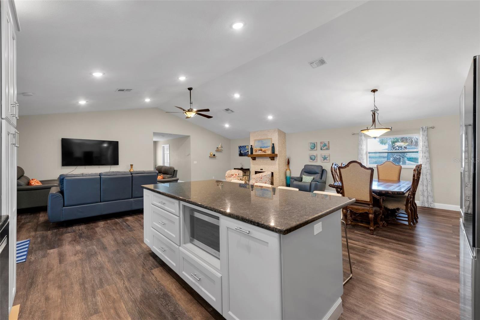 Image 17 of 93 For 9901 Bay Drive