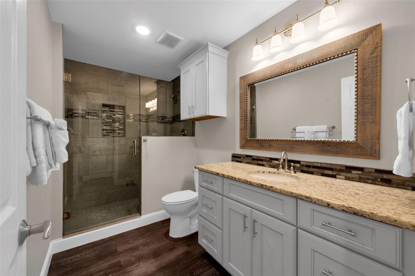 Image 22 of 93 For 9901 Bay Drive