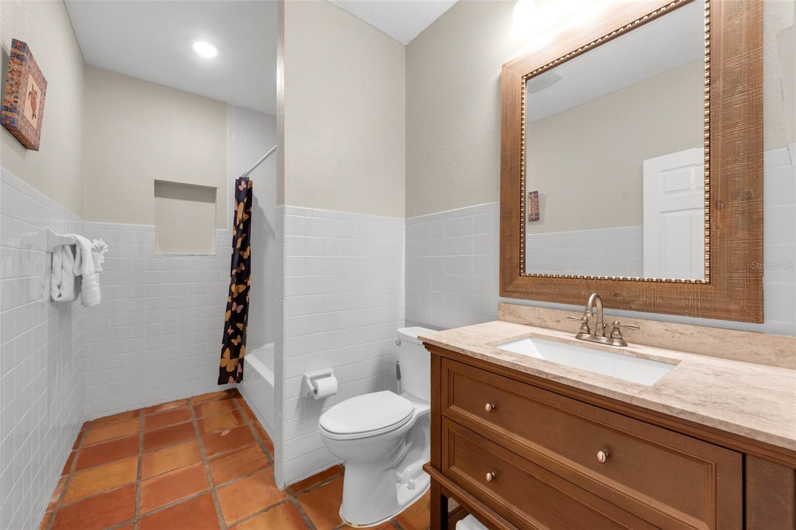 Image 33 of 93 For 9901 Bay Drive