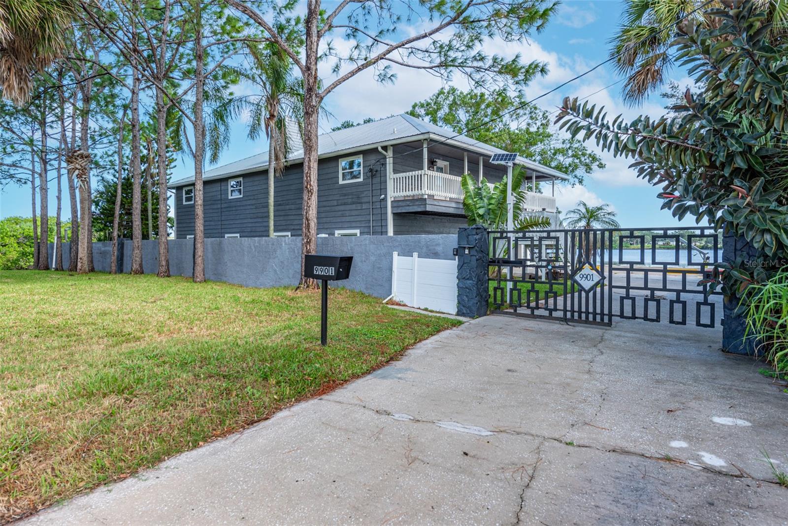 Image 43 of 93 For 9901 Bay Drive