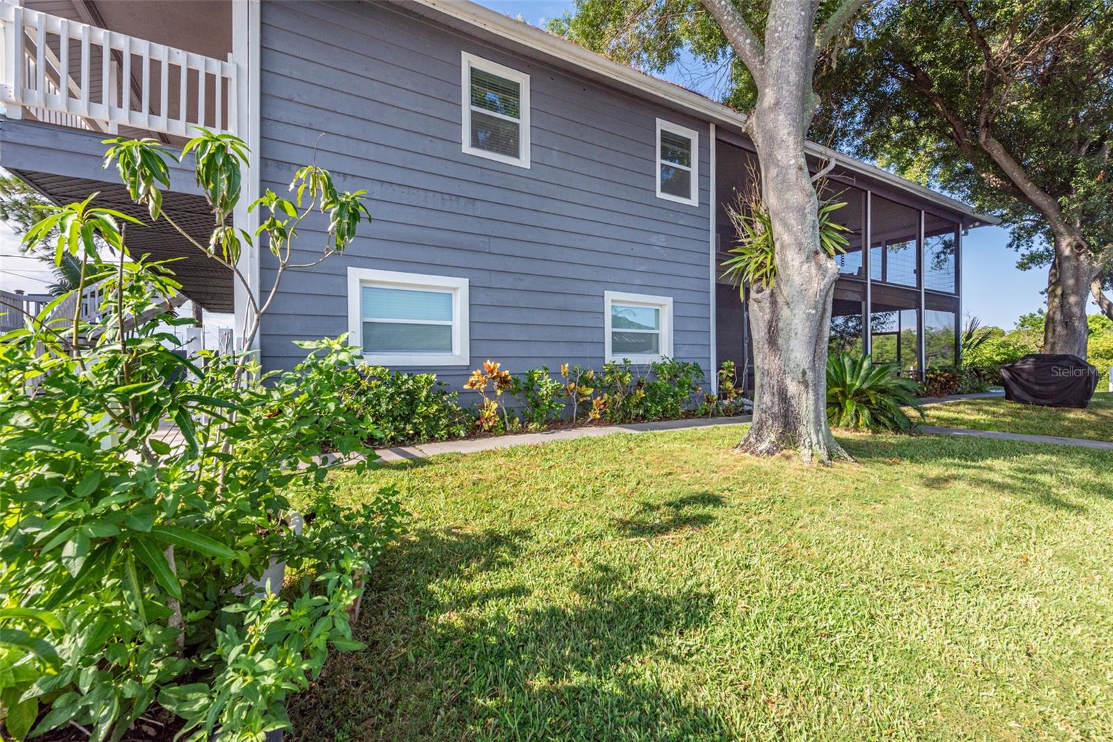 Image 44 of 93 For 9901 Bay Drive