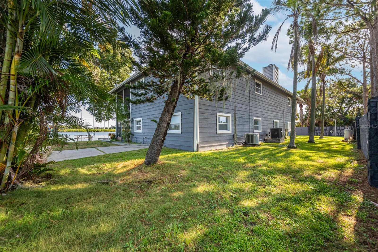 Image 50 of 93 For 9901 Bay Drive