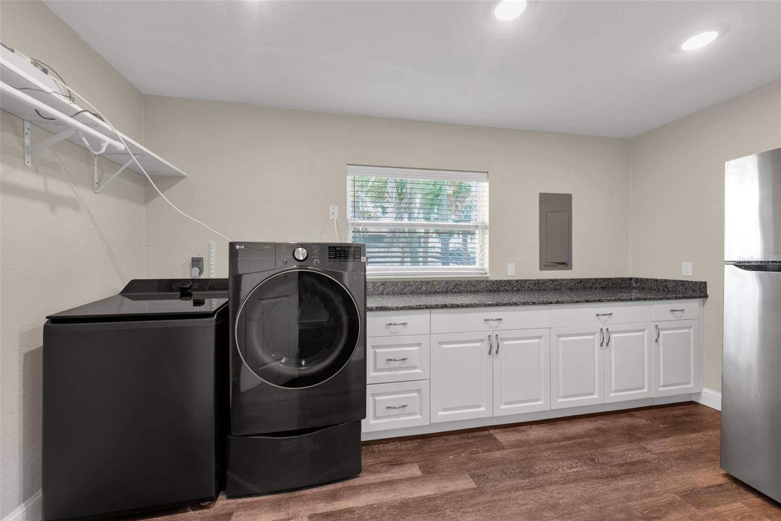 Image 7 of 93 For 9901 Bay Drive