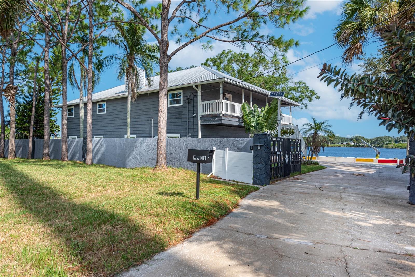 Image 74 of 93 For 9901 Bay Drive