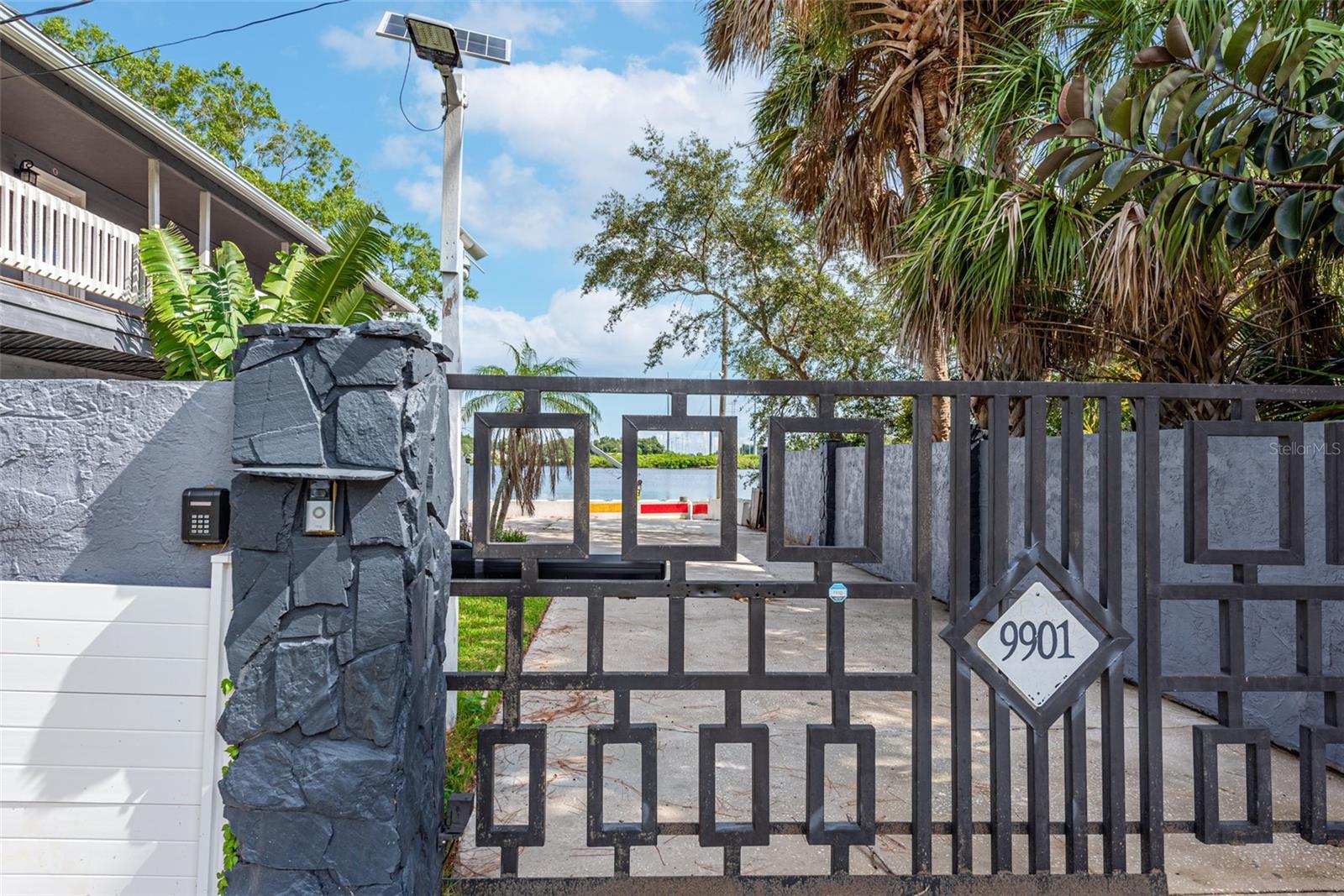 Image 75 of 93 For 9901 Bay Drive