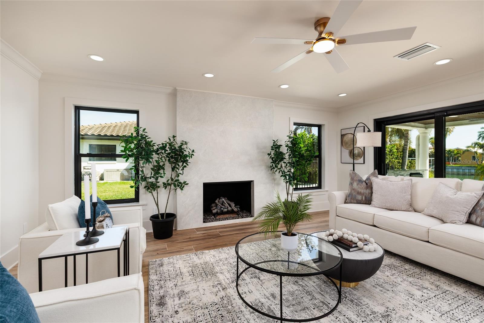 Image 19 of 73 For 2032 Kansas Avenue Ne