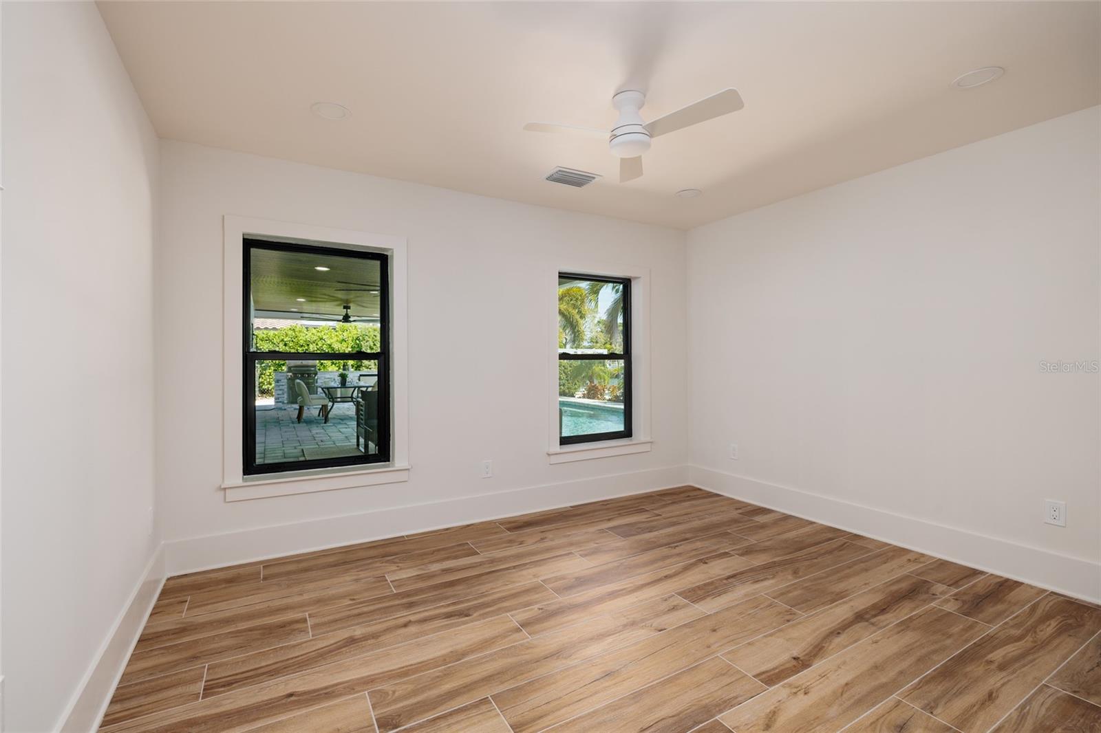 Image 35 of 73 For 2032 Kansas Avenue Ne