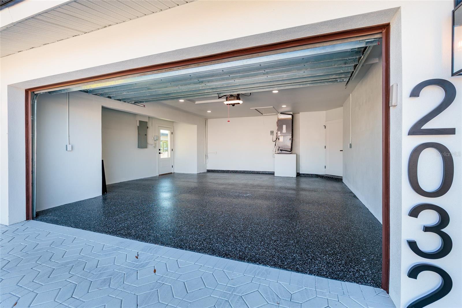 Image 68 of 73 For 2032 Kansas Avenue Ne