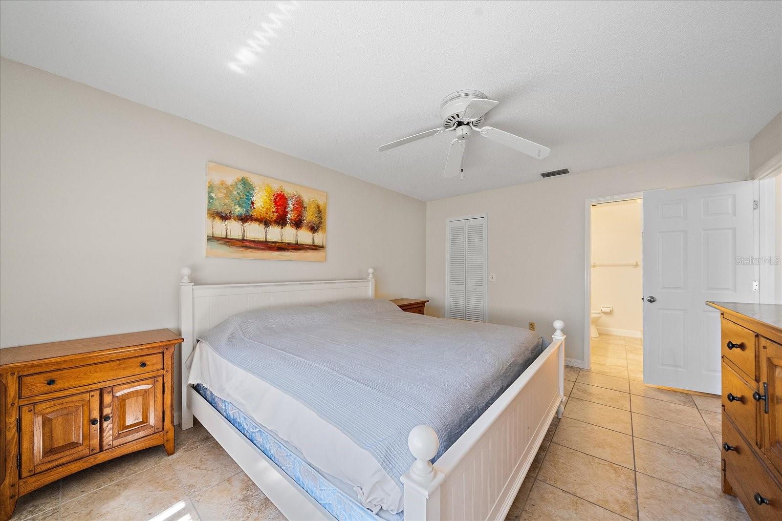 Image 21 of 41 For 5654 Gardens Drive