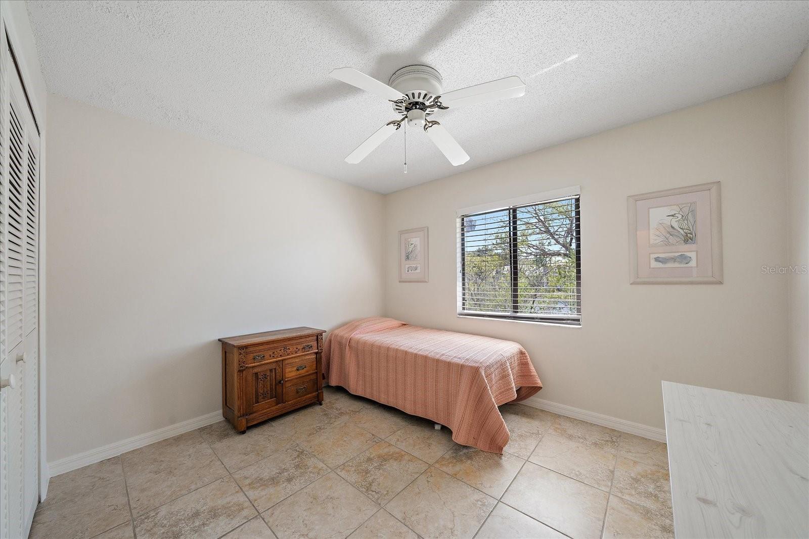 Image 25 of 41 For 5654 Gardens Drive