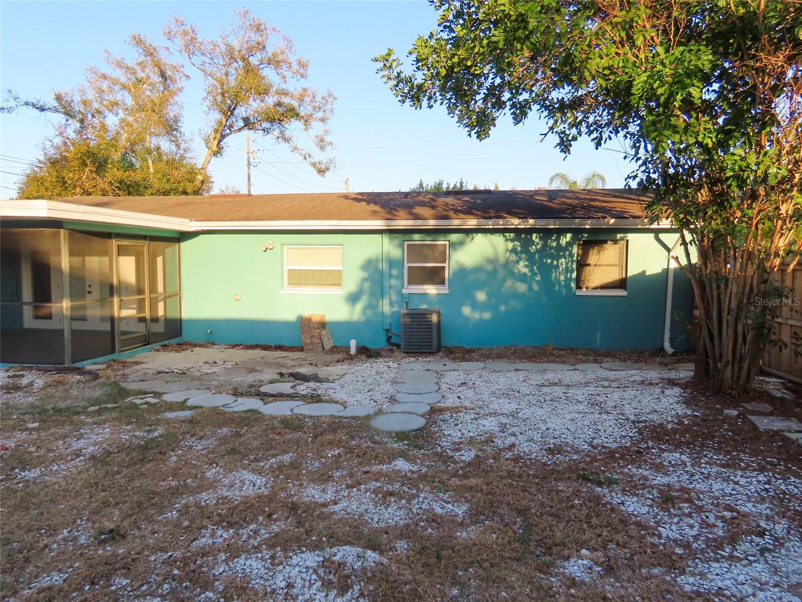 Image 32 of 34 For 1798 Faulds Road N