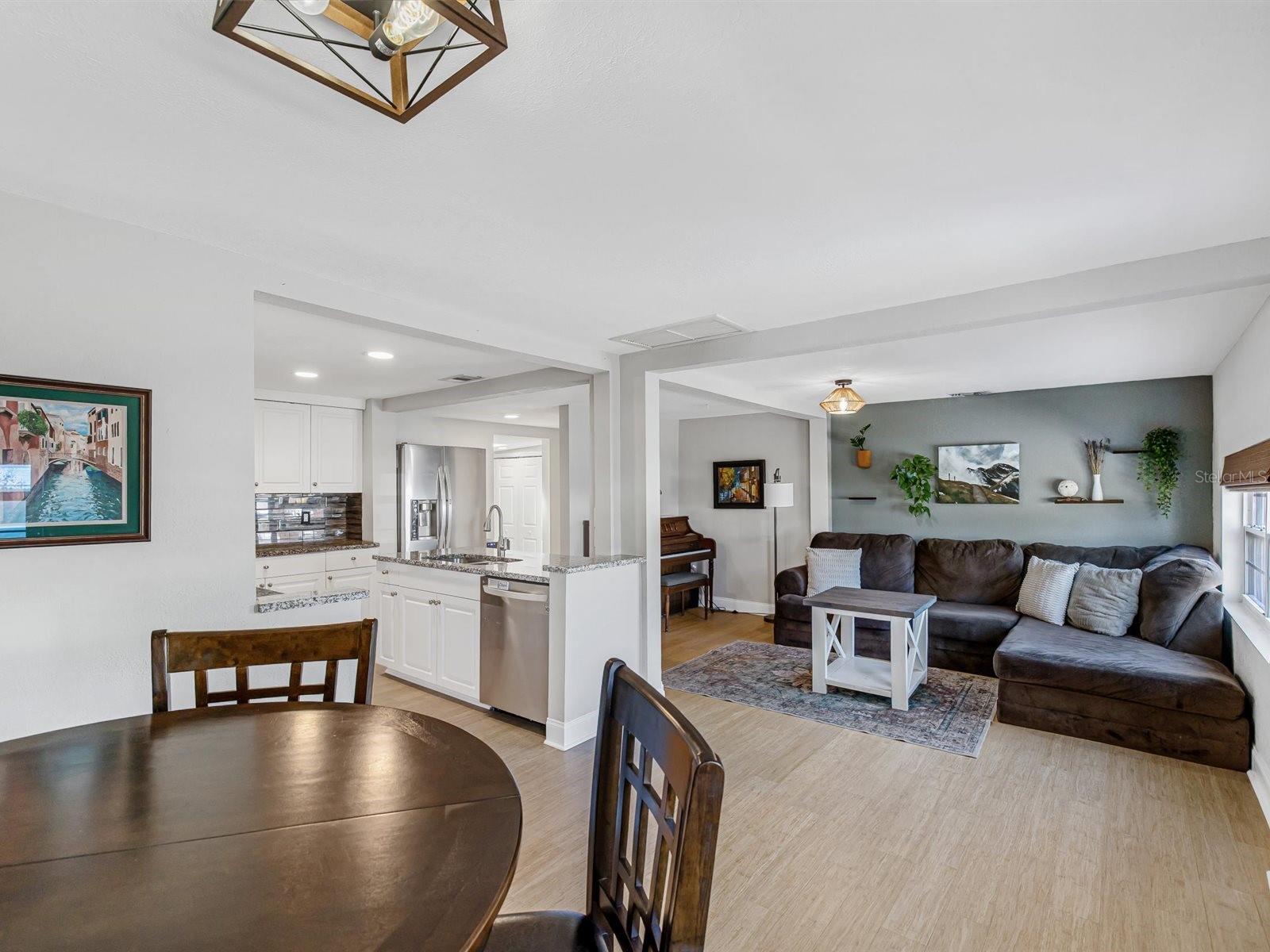 Image 11 of 28 For 5240 43rd Terrace N