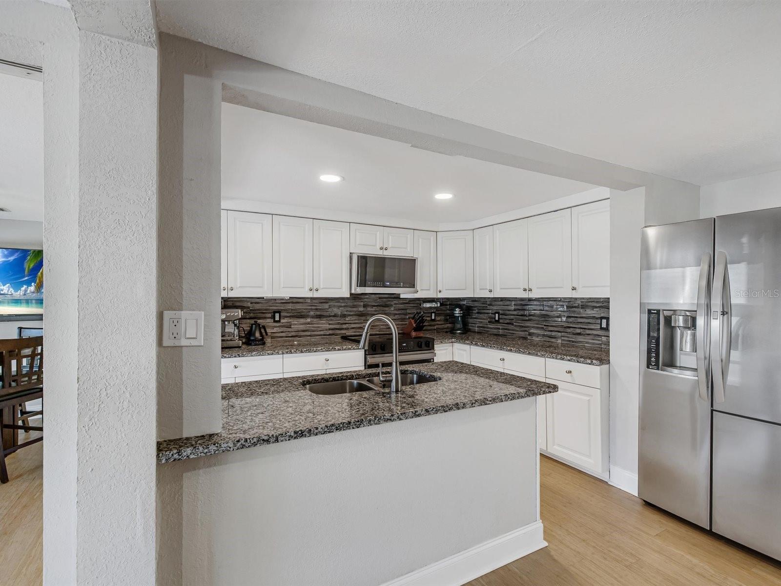 Image 6 of 28 For 5240 43rd Terrace N