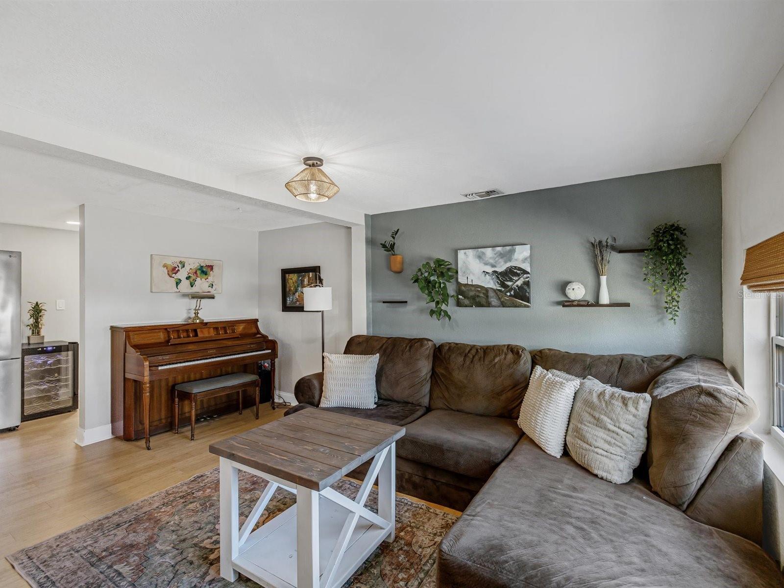 Image 9 of 28 For 5240 43rd Terrace N