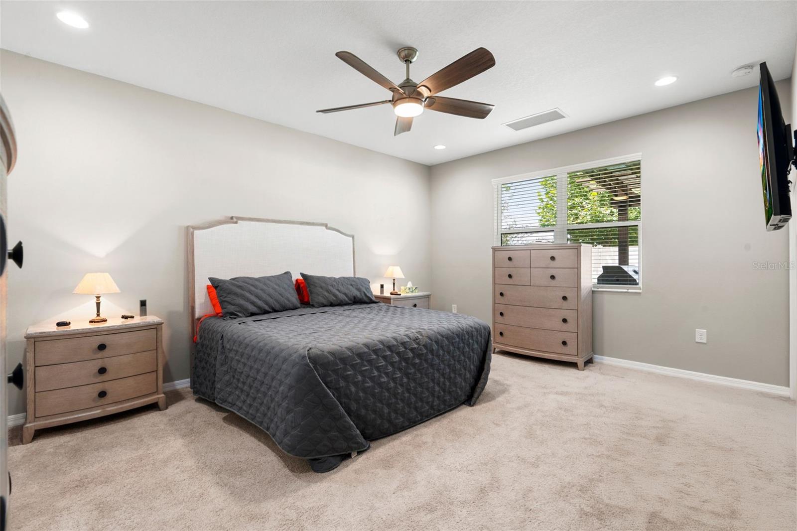 Listing photo id 20 for 18565 Obregan Drive