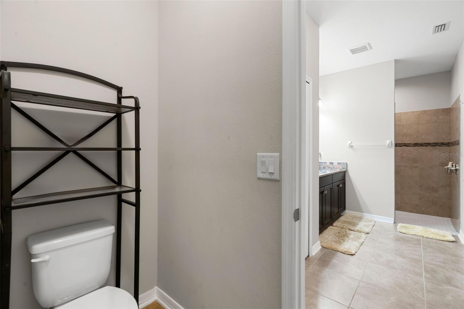 Listing photo id 29 for 18565 Obregan Drive