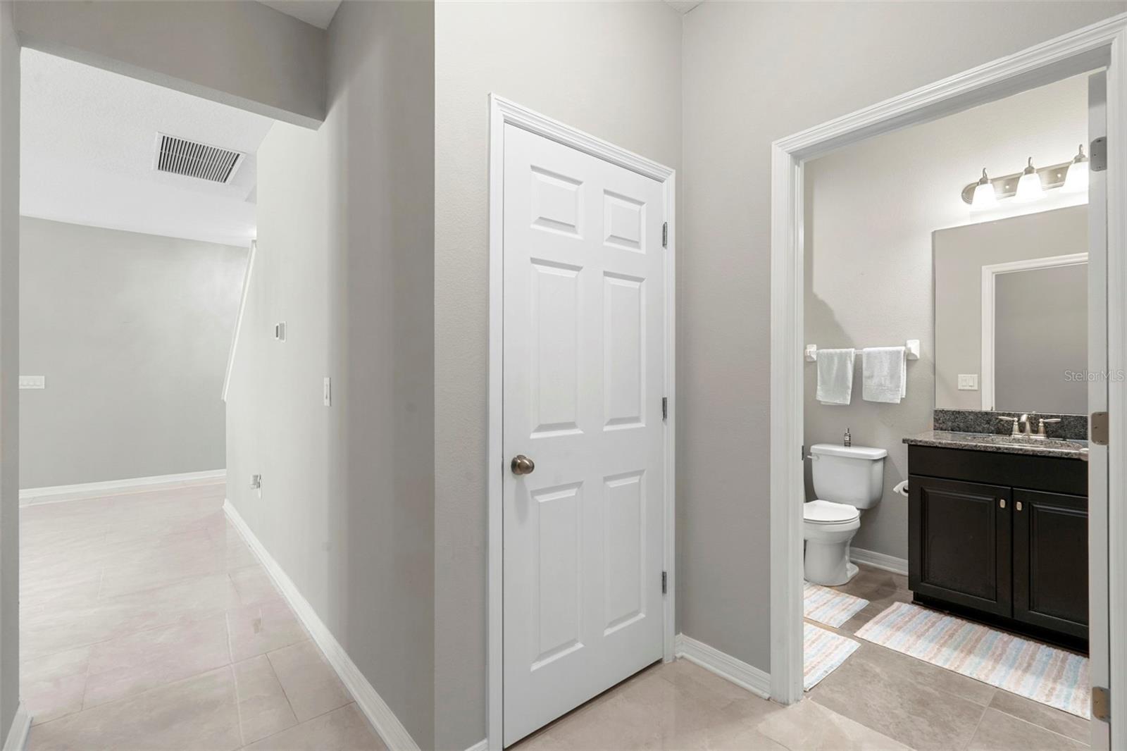 Listing photo id 33 for 18565 Obregan Drive