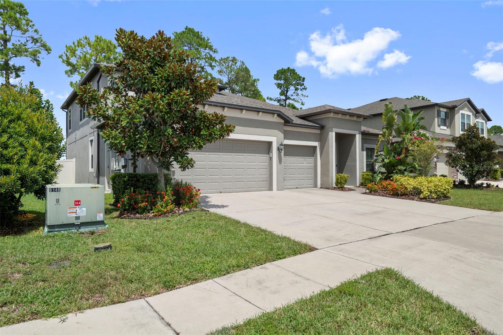 Listing photo id 2 for 18565 Obregan Drive