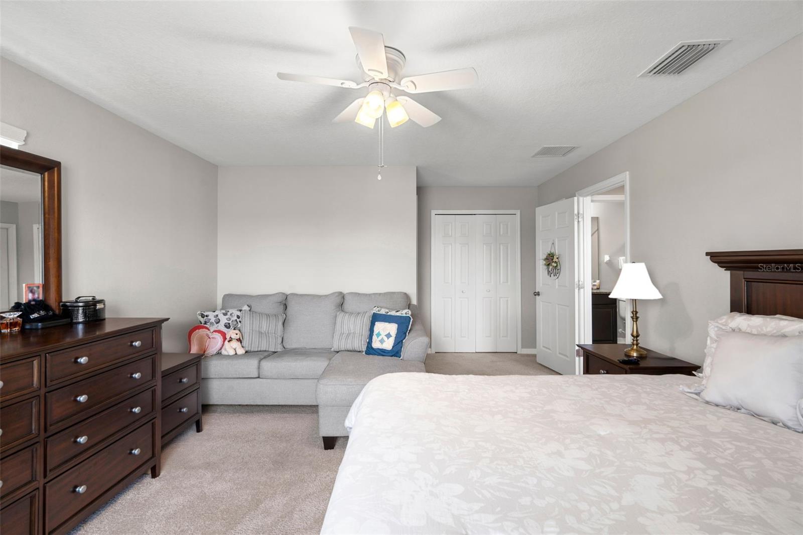 Listing photo id 42 for 18565 Obregan Drive