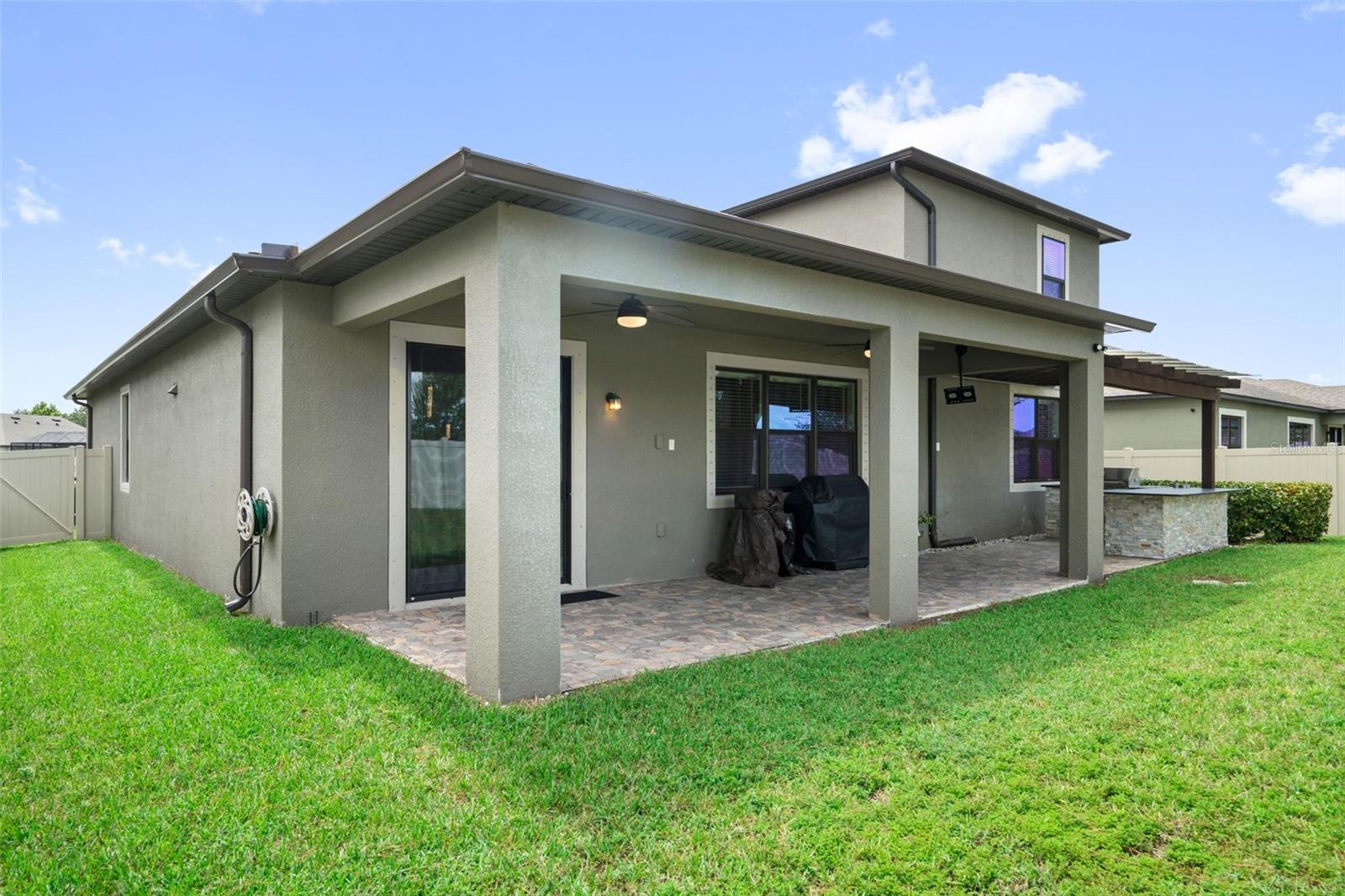 Listing photo id 47 for 18565 Obregan Drive