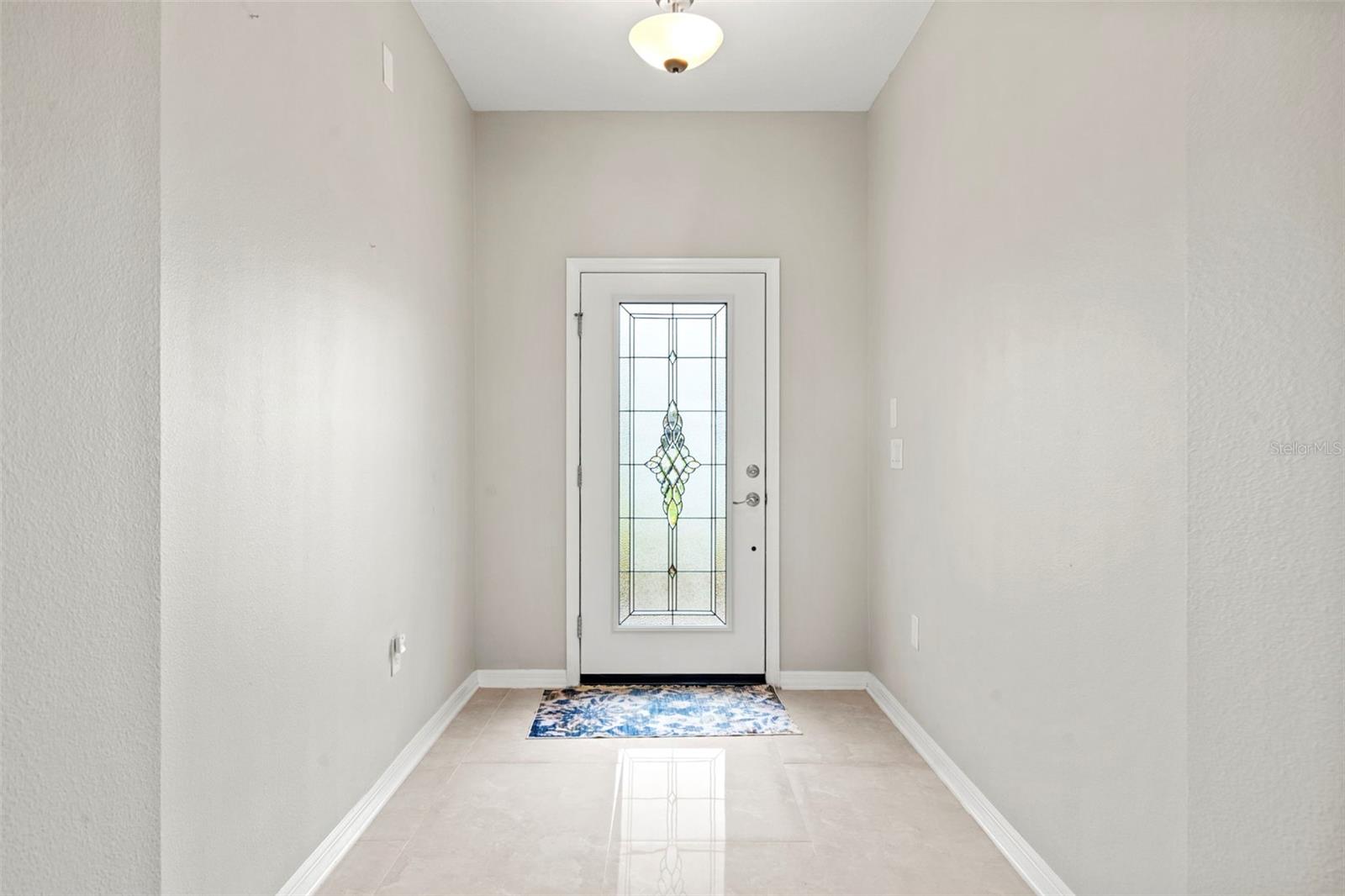 Listing photo id 7 for 18565 Obregan Drive