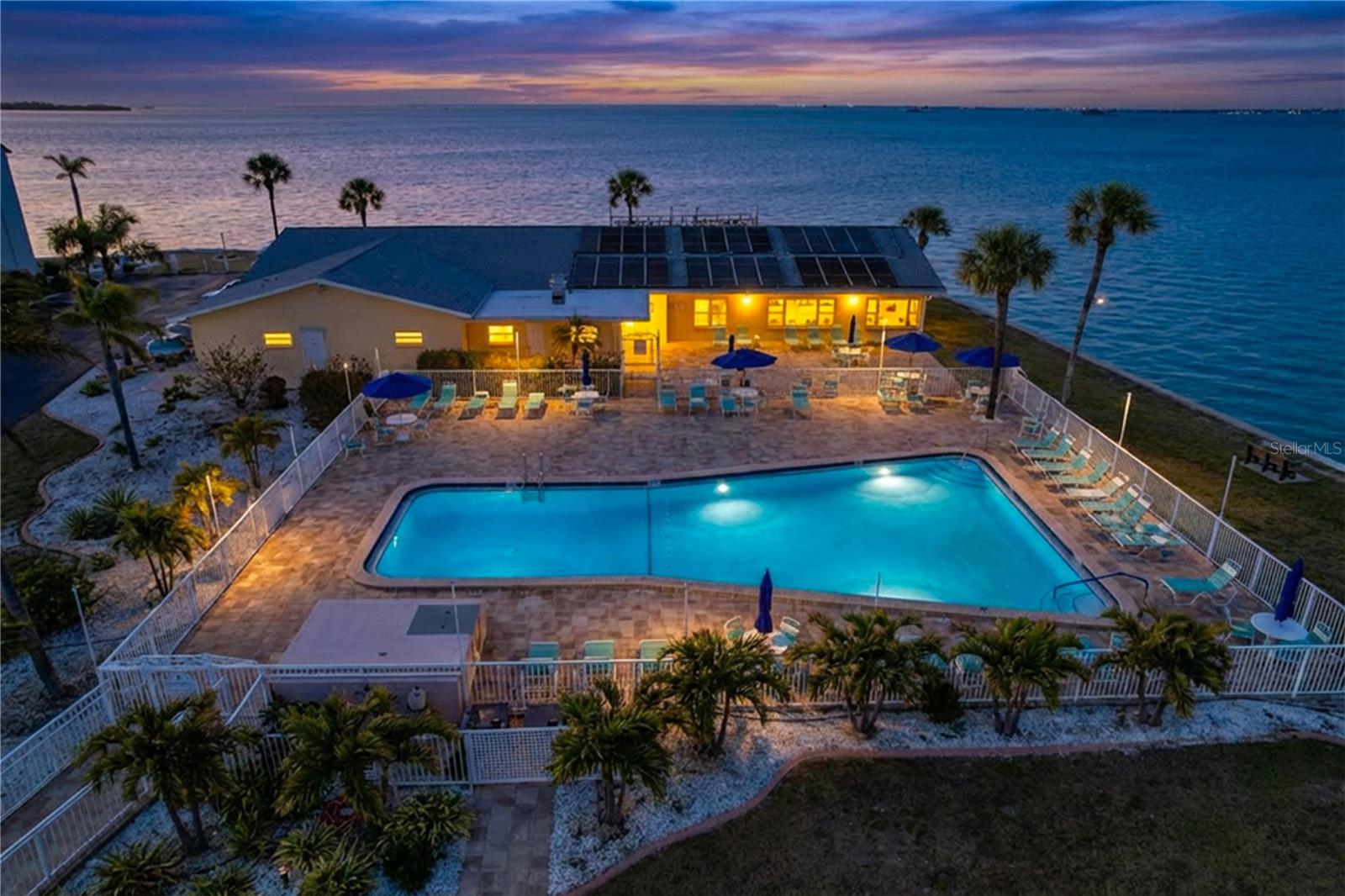 Image 2 of 17 For 9 Forbes Place  310