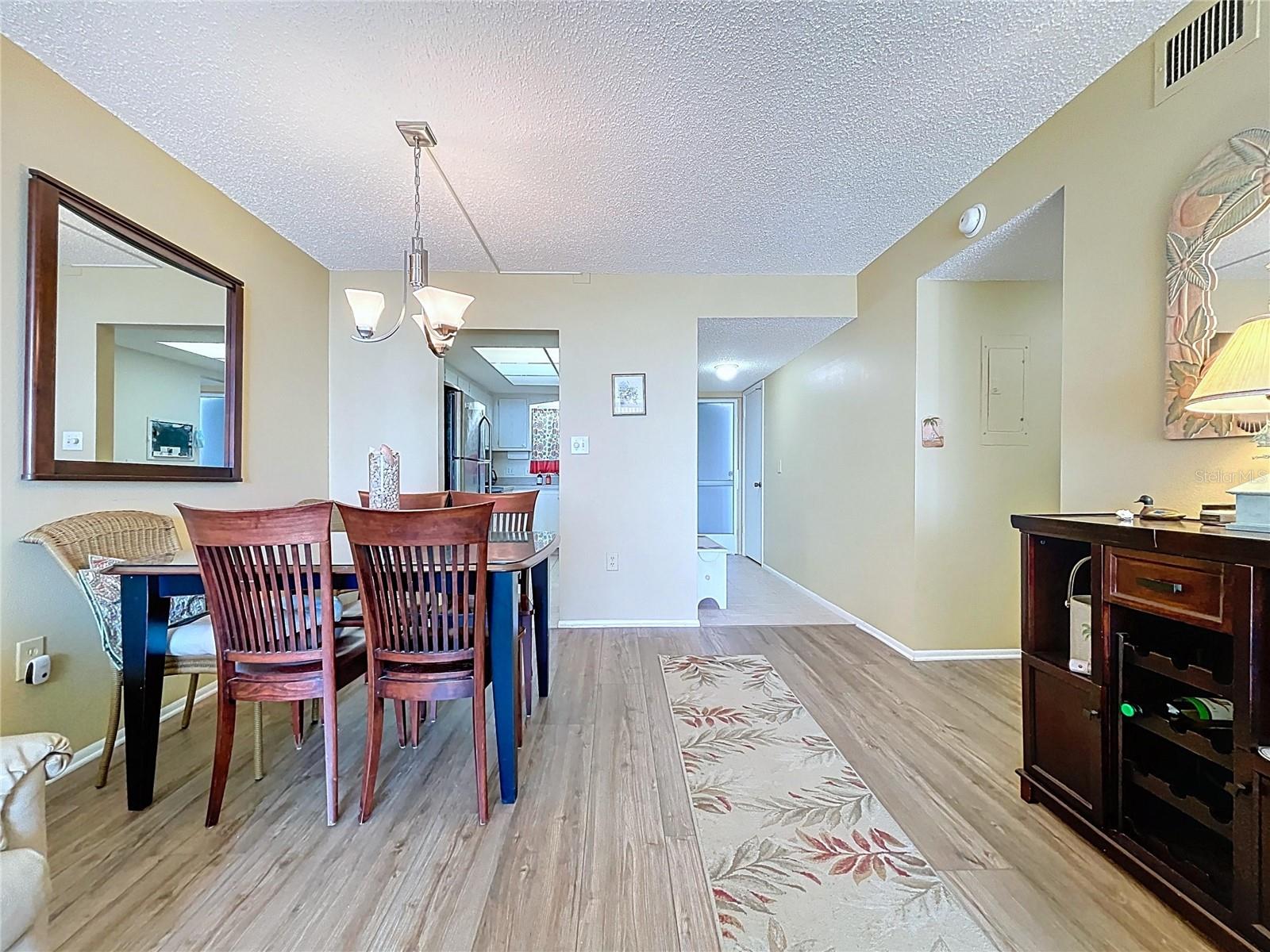 Image 7 of 17 For 9 Forbes Place  310