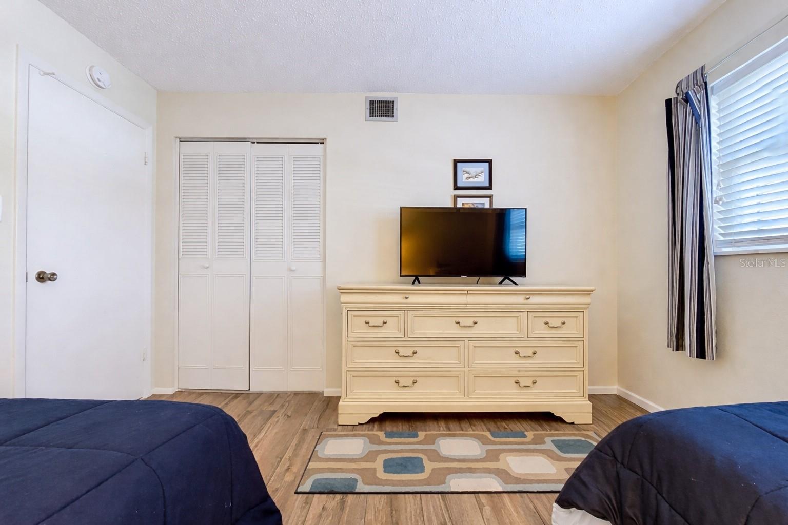 Image 9 of 17 For 9 Forbes Place  310