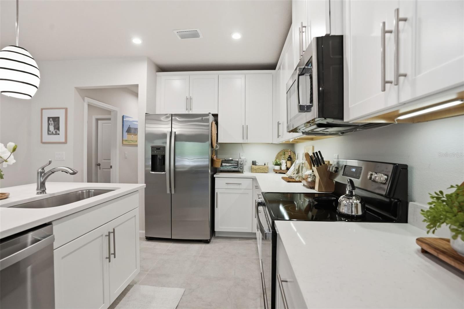 Image 14 of 44 For 18093 Turning Leaf Circle