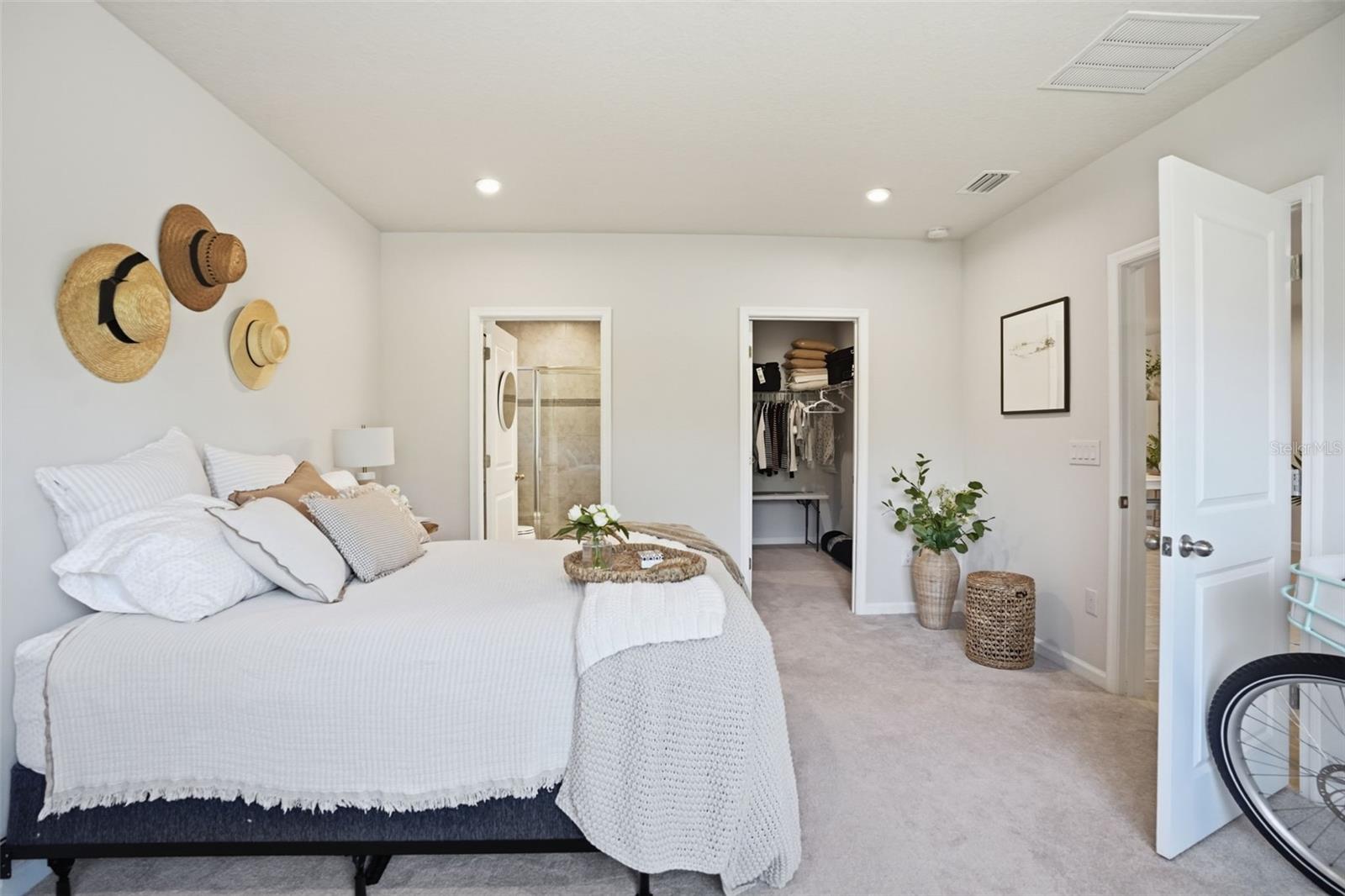 Image 22 of 44 For 18093 Turning Leaf Circle