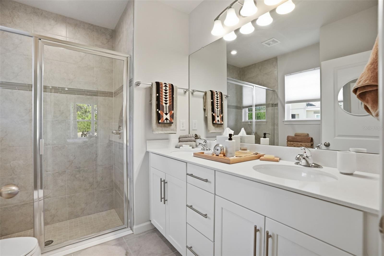 Image 24 of 44 For 18093 Turning Leaf Circle