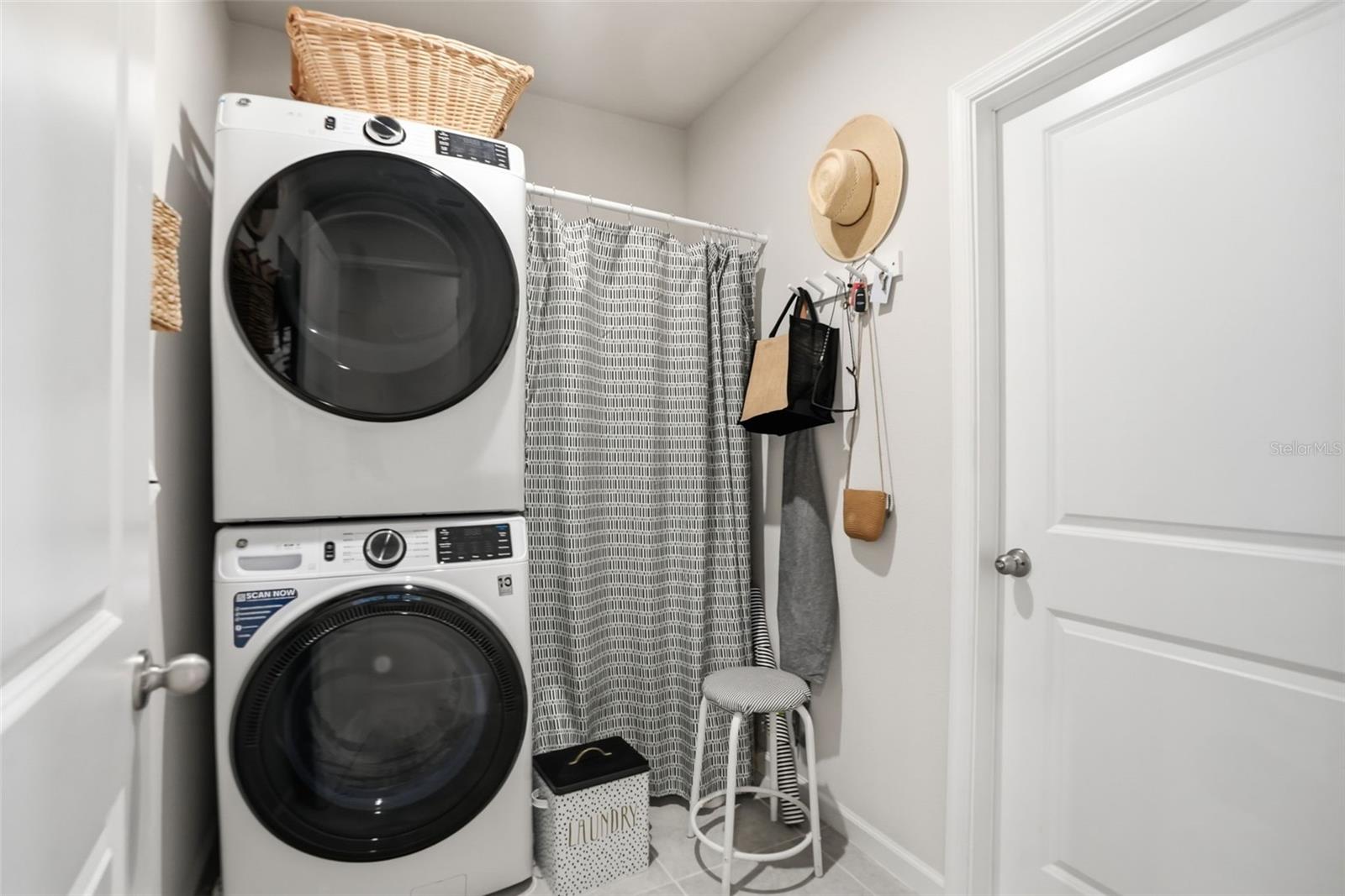 Image 31 of 44 For 18093 Turning Leaf Circle