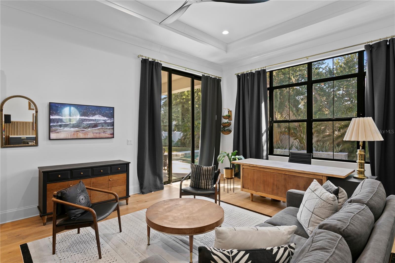 Listing photo id 22 for 4304 Jetton Avenue