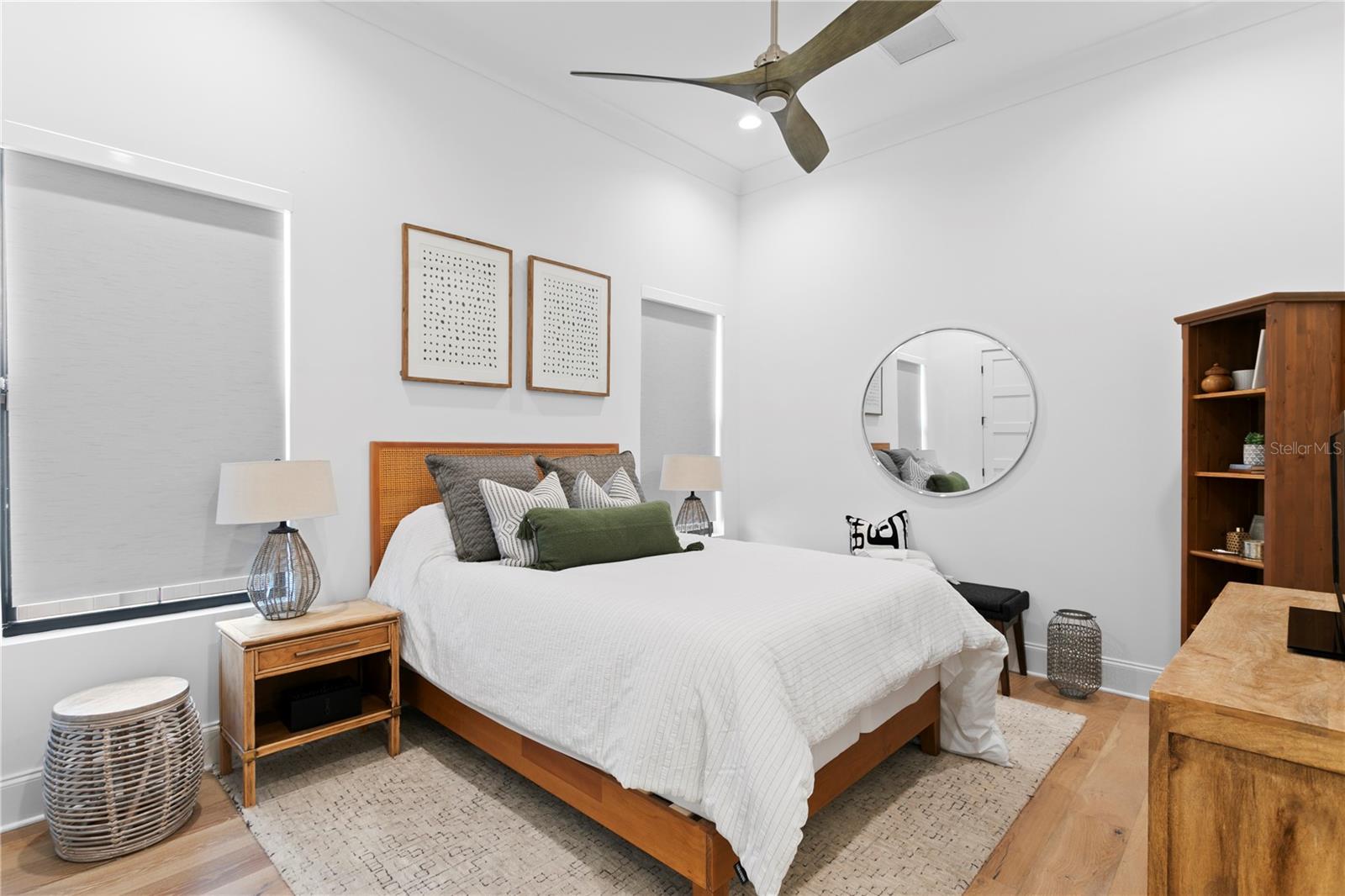 Listing photo id 24 for 4304 Jetton Avenue