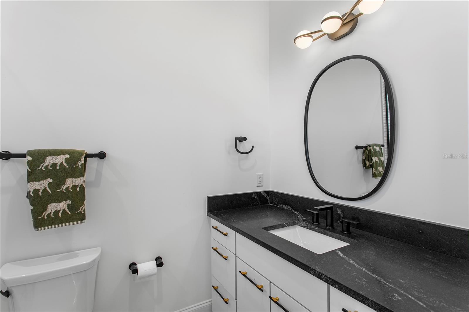 Listing photo id 44 for 4304 Jetton Avenue