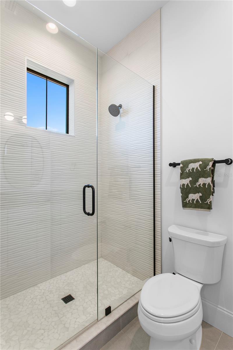 Listing photo id 45 for 4304 Jetton Avenue