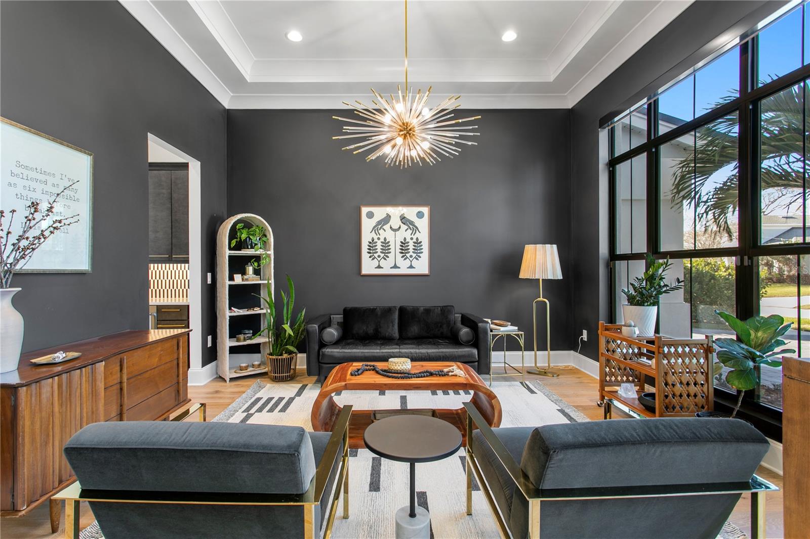 Listing photo id 3 for 4304 Jetton Avenue