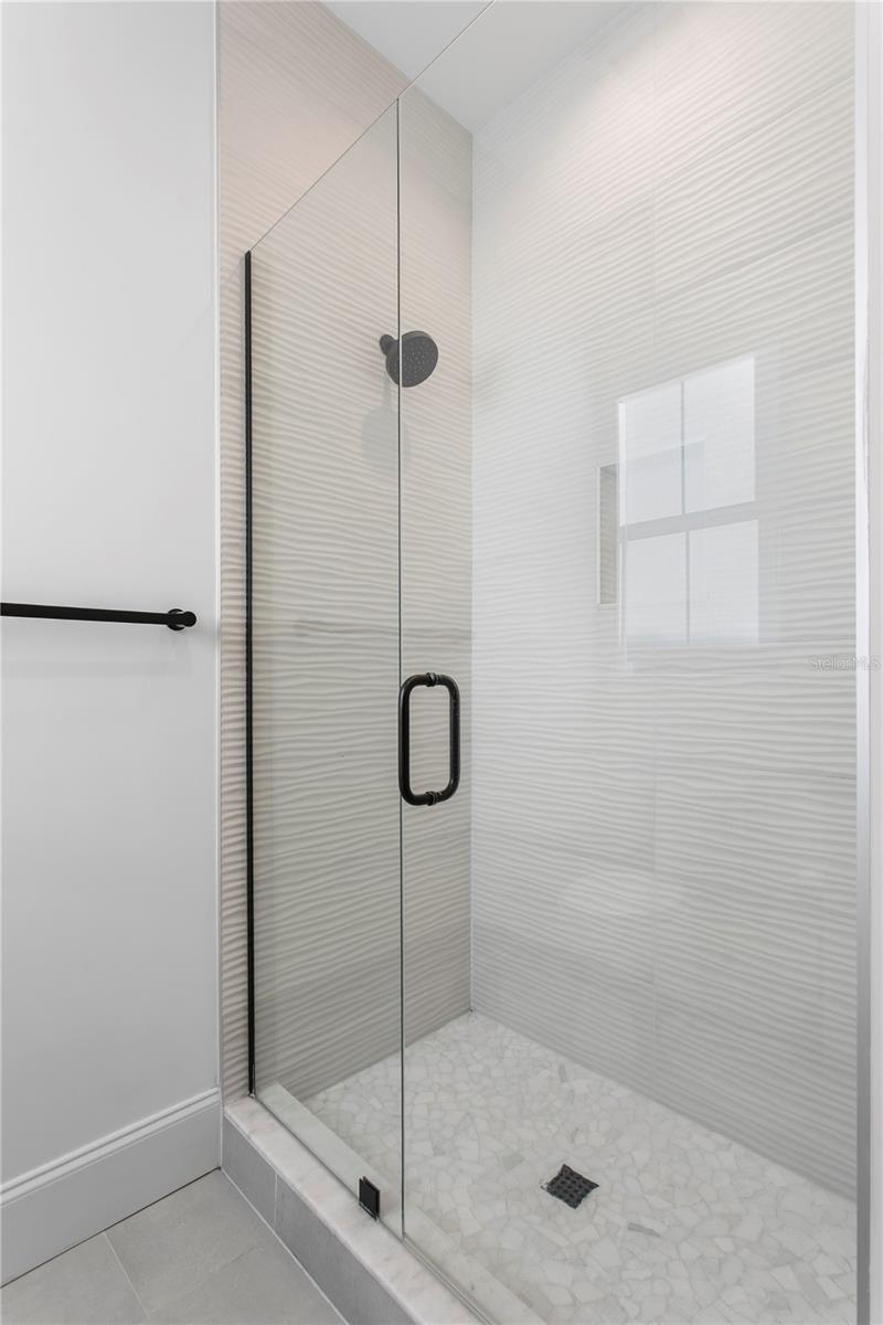 Listing photo id 48 for 4304 Jetton Avenue