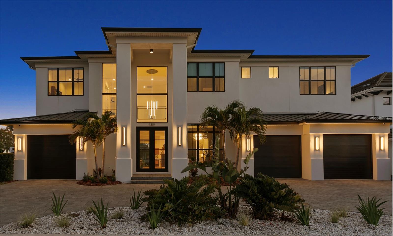 Listing photo id 53 for 4304 Jetton Avenue