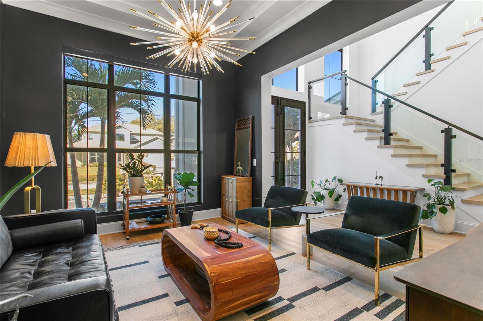 Listing photo id 4 for 4304 Jetton Avenue