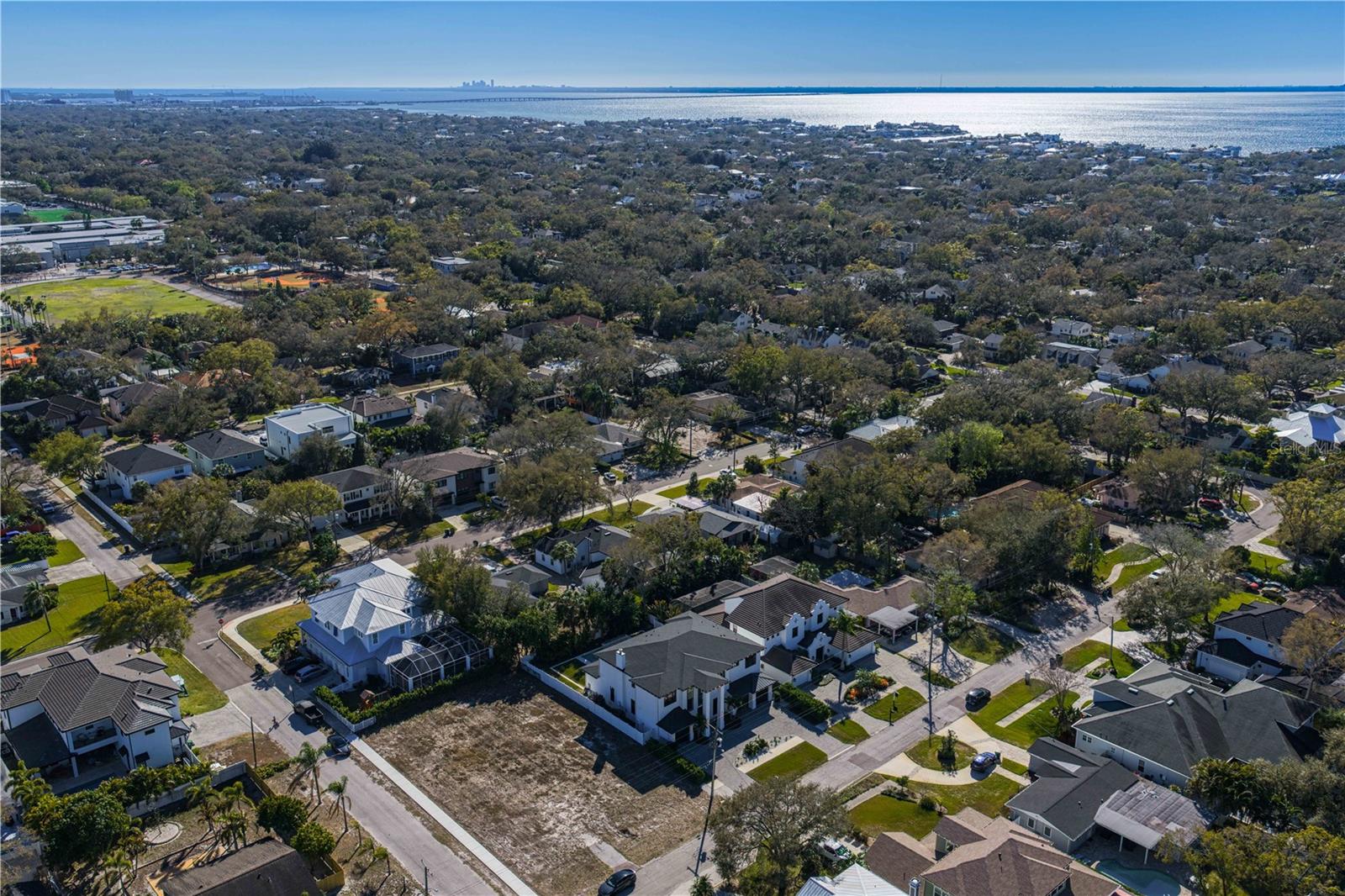 Listing photo id 62 for 4304 Jetton Avenue