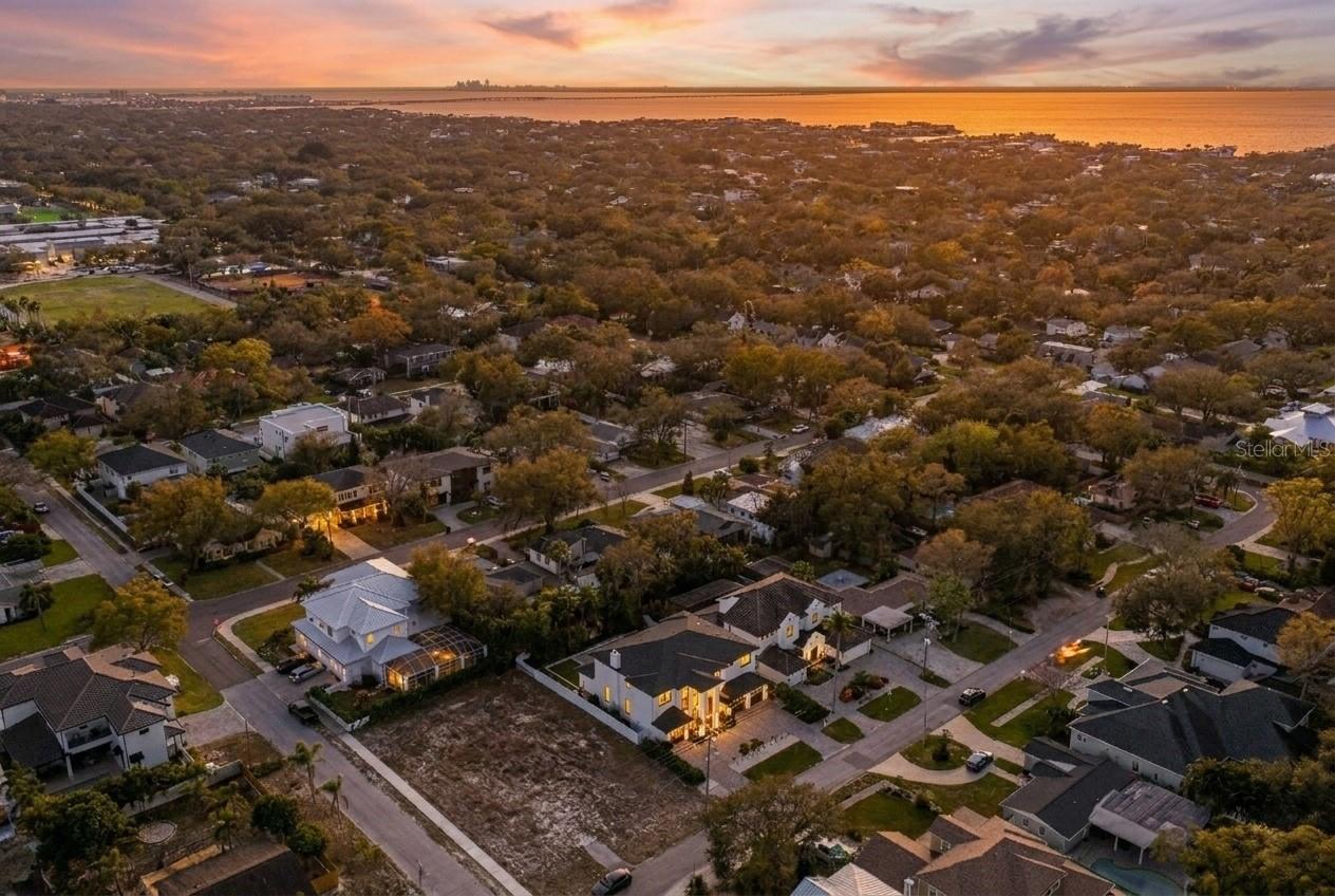 Listing photo id 65 for 4304 Jetton Avenue