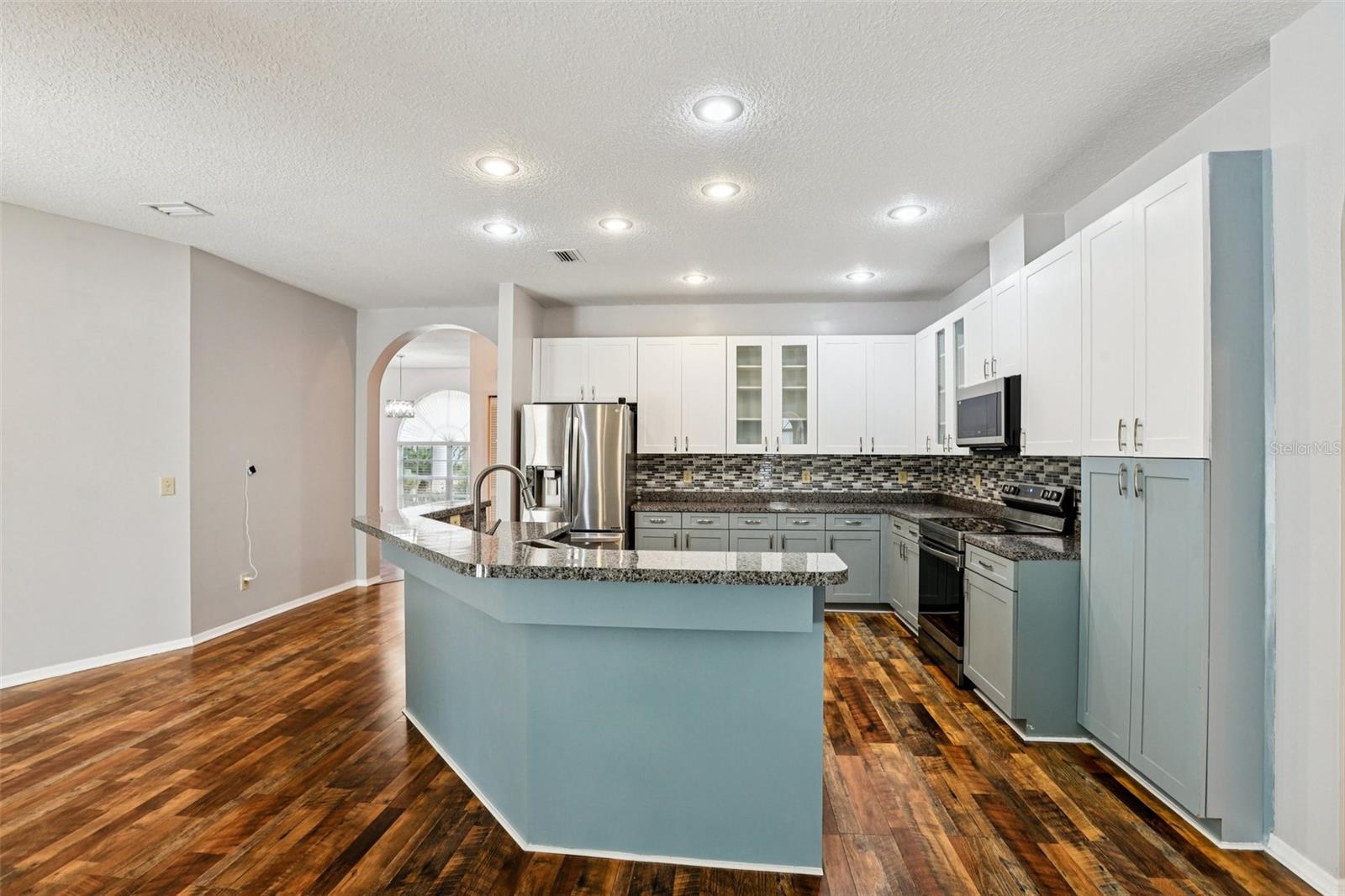 Image 11 of 33 For 9305 Wellington Park Circle