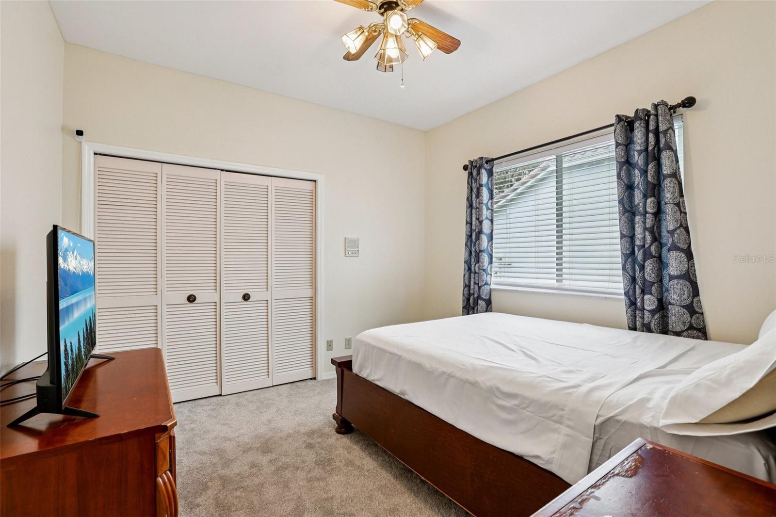 Image 21 of 33 For 9305 Wellington Park Circle