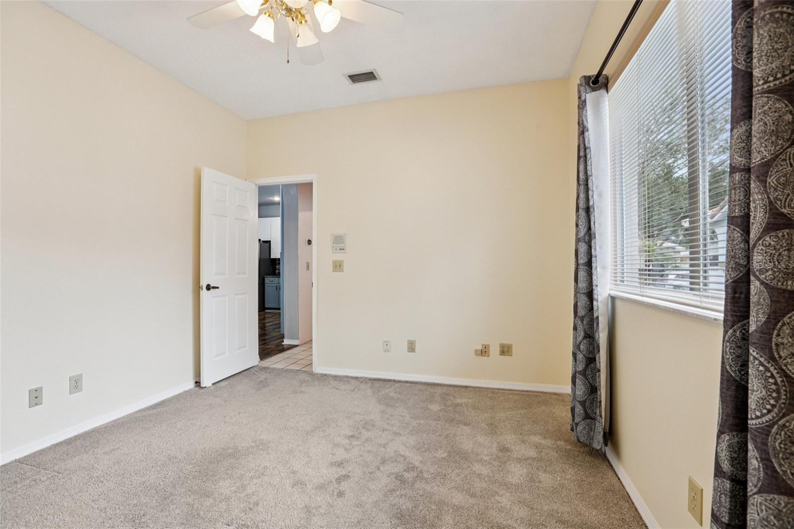 Image 23 of 33 For 9305 Wellington Park Circle