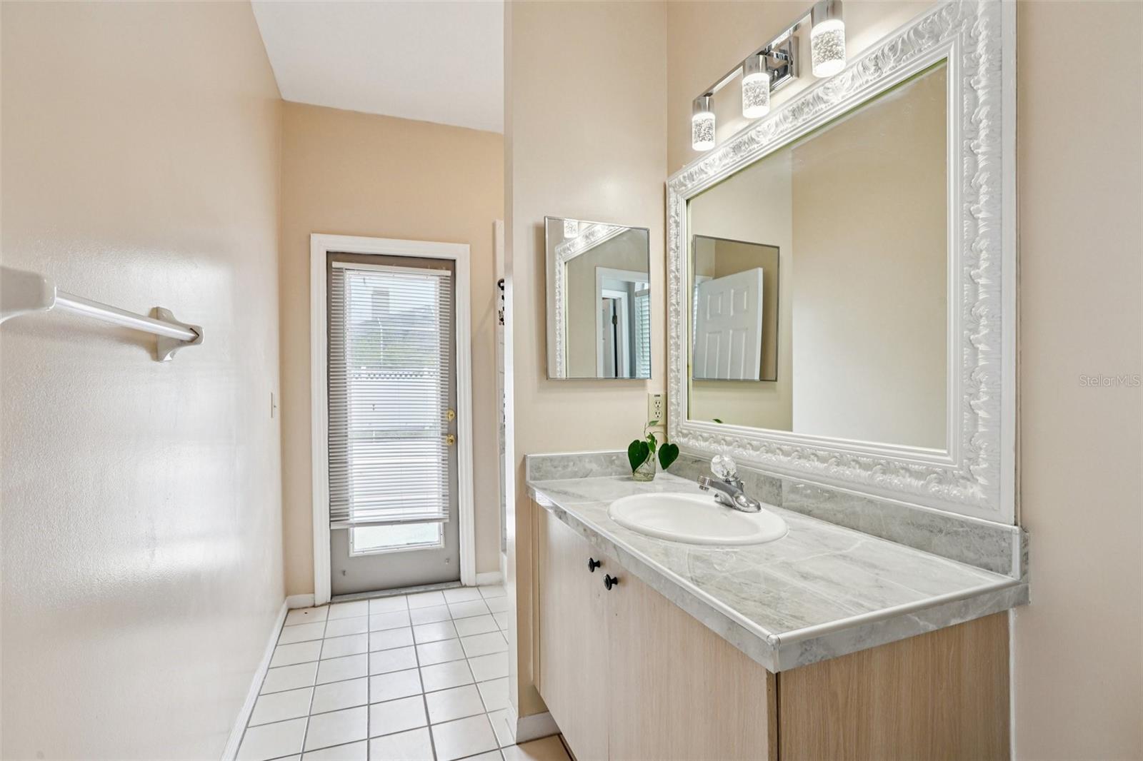 Image 27 of 33 For 9305 Wellington Park Circle