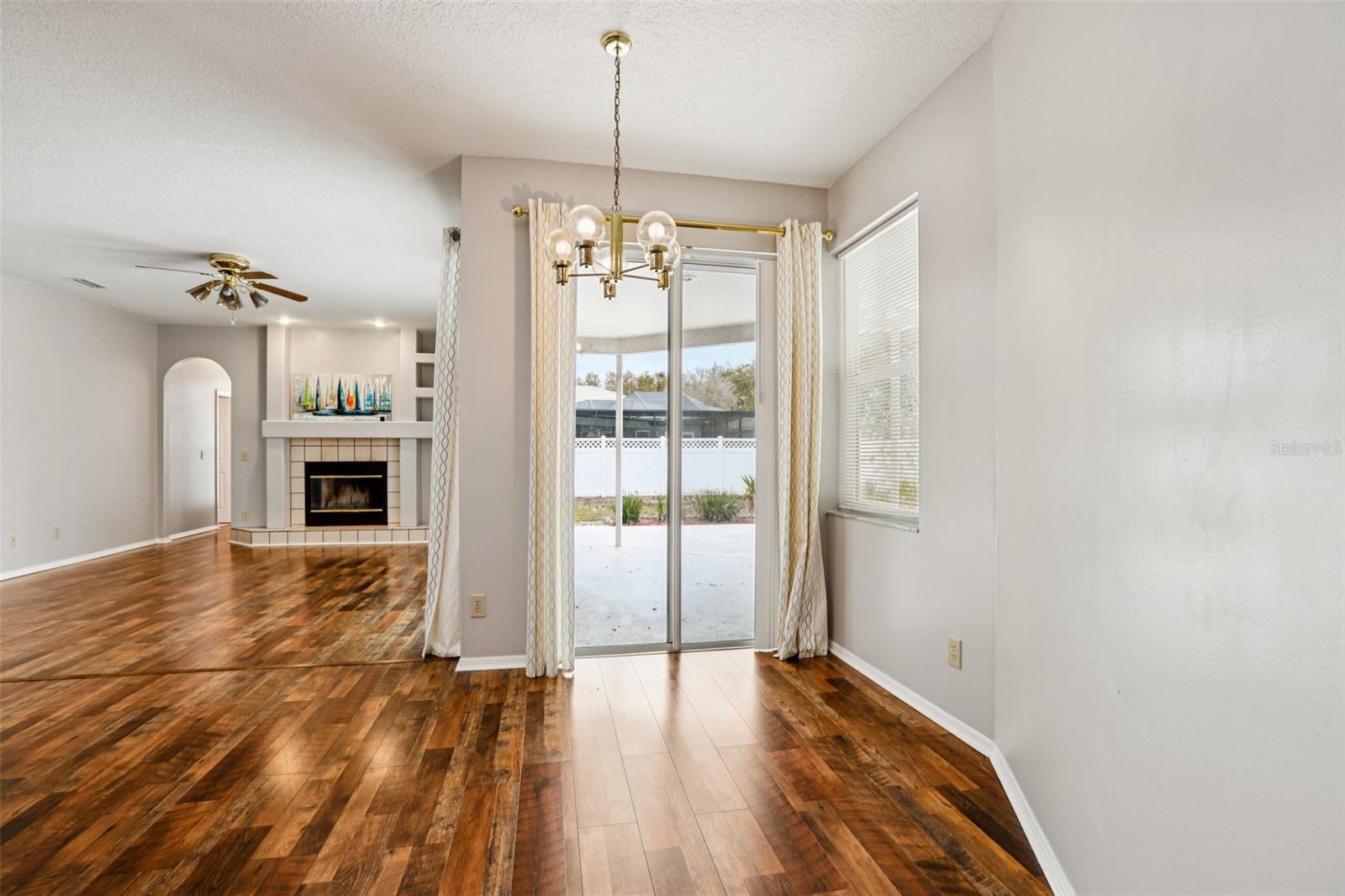 Image 8 of 33 For 9305 Wellington Park Circle