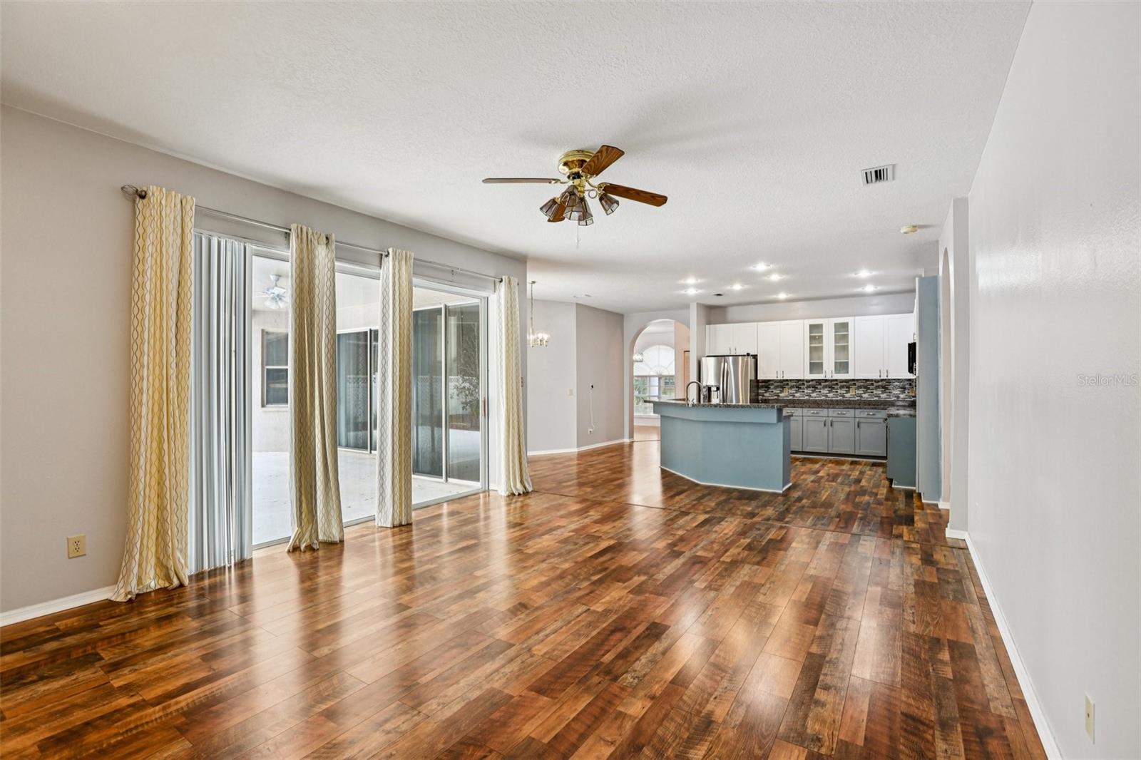 Image 9 of 33 For 9305 Wellington Park Circle