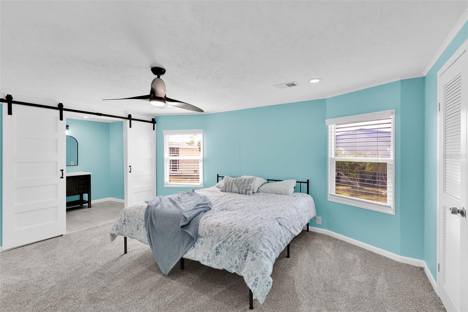 Image 15 of 32 For 517 Los Altos