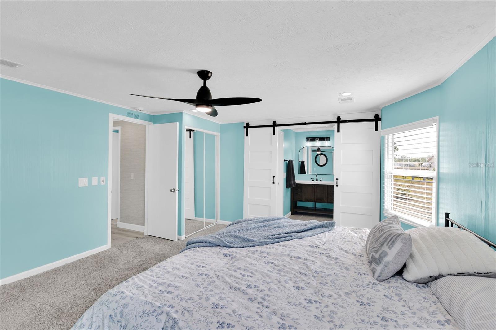 Image 18 of 32 For 517 Los Altos